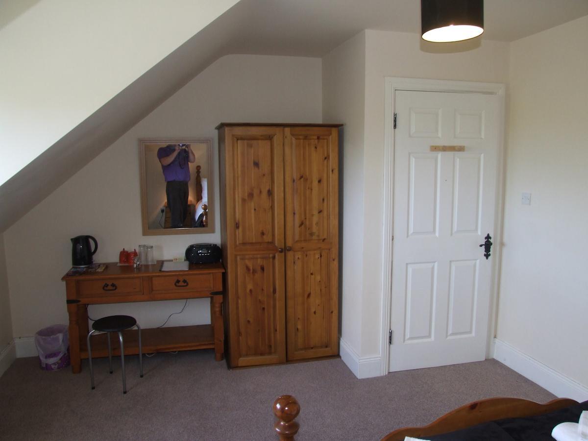 The Curragh Country House Accommodation Ньюбридж Номер фото